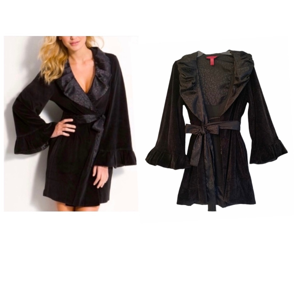Betsey Johnson Intimates dramatic black velvet & satin robe Size S